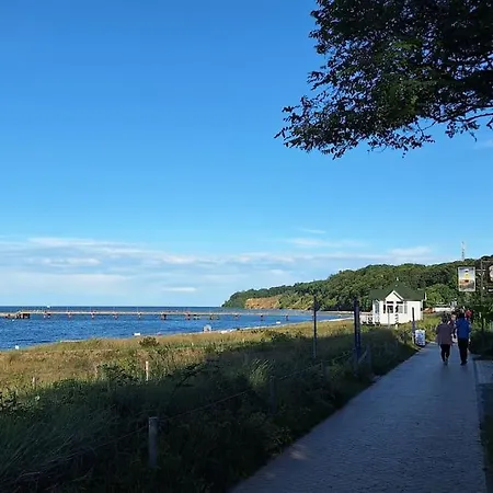 Familien-ferienwohnung Im Ostseebad Auf Rügen Goehren (Ruegen)